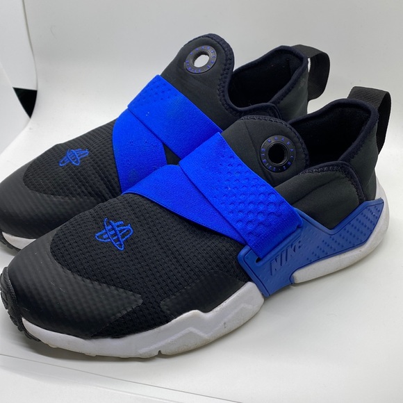 Nike Other - Black And Blue Huarache By Nike
